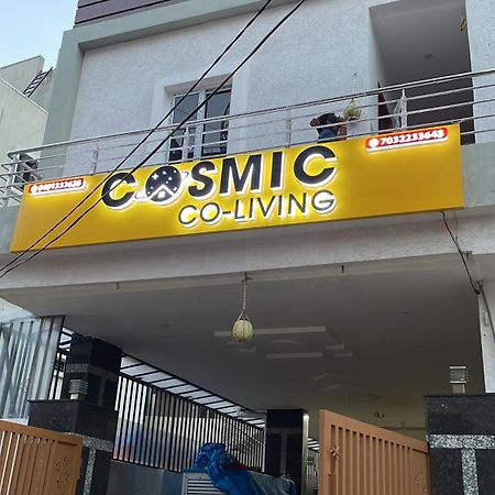 Cosmic Hotel & Guest House Gachibowli Raidurg Hyderabad Bagian luar foto